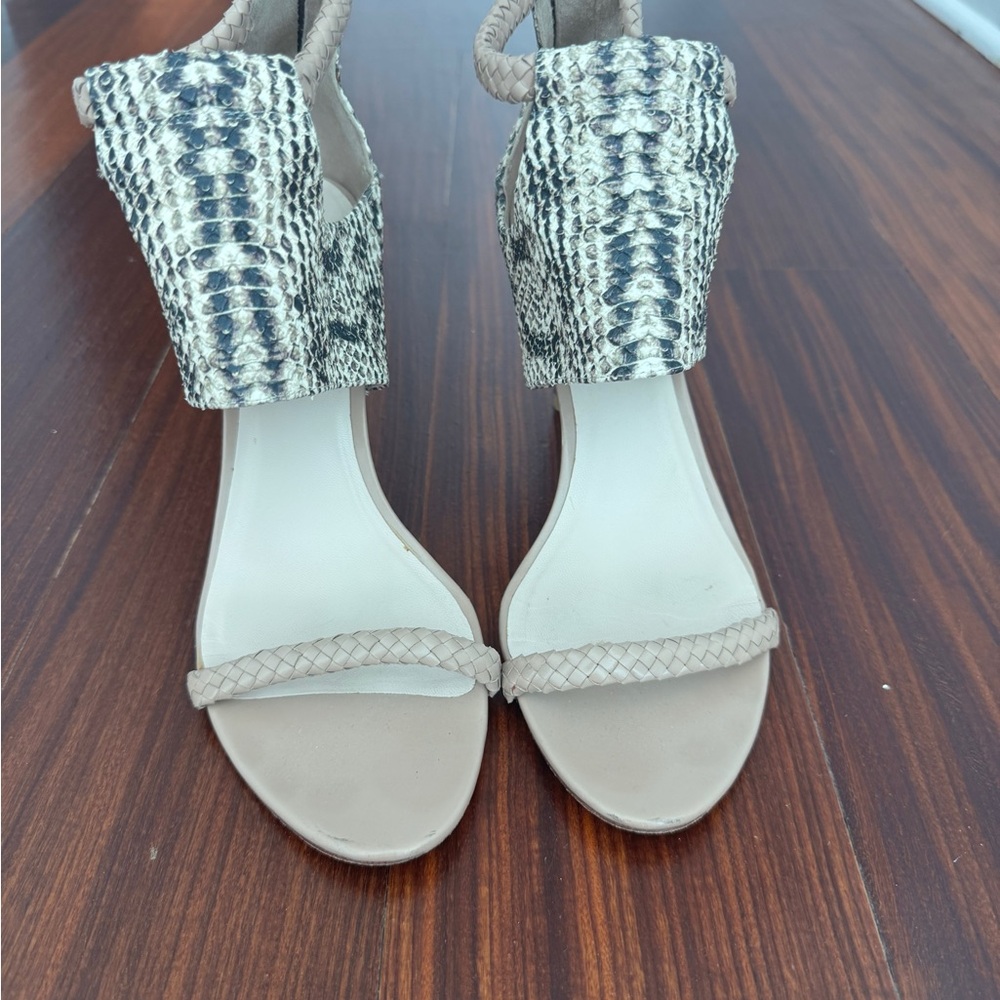 Cole Han Stylish Snakeskin Patterned Women's Sandals